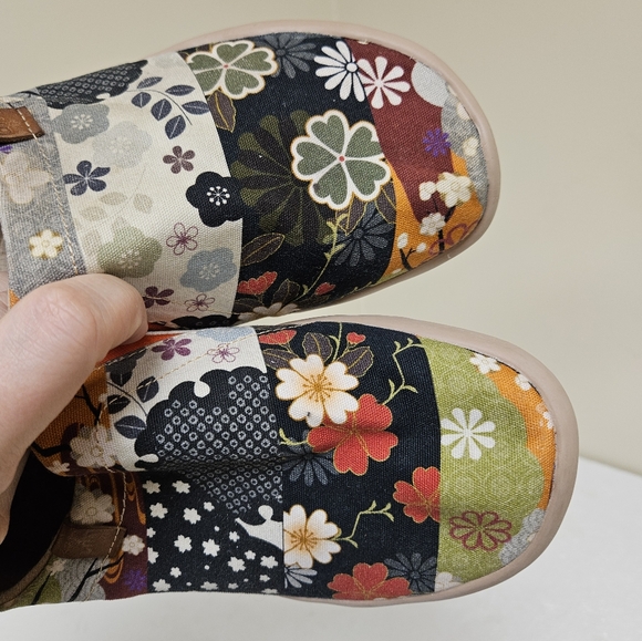 UIN Canvas Toledo Art Sneaker Slip On Travel Shoes Blossom Hana Floral Comfort - Picture 11 of 16